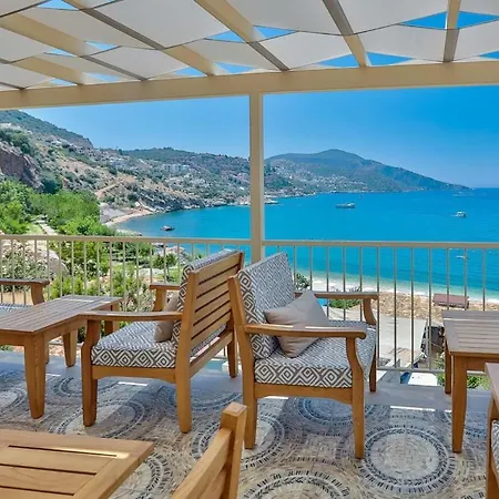 Pier House Otel *