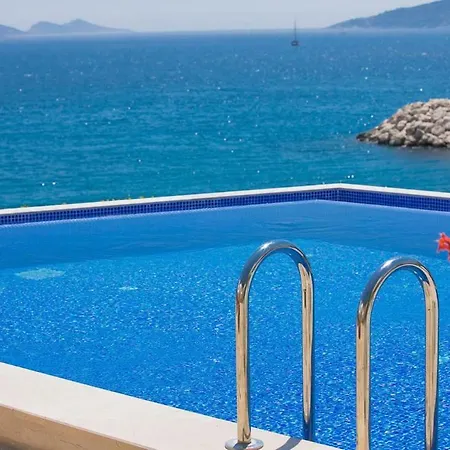 Pier House Otel